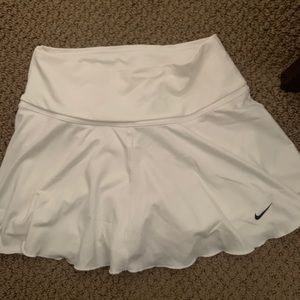 Adorable women’s white ruffle tennis skort
